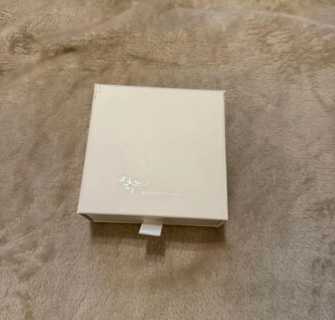 【Elizabeth Bower】エリザベスバウアー イヤリング　ゴールド