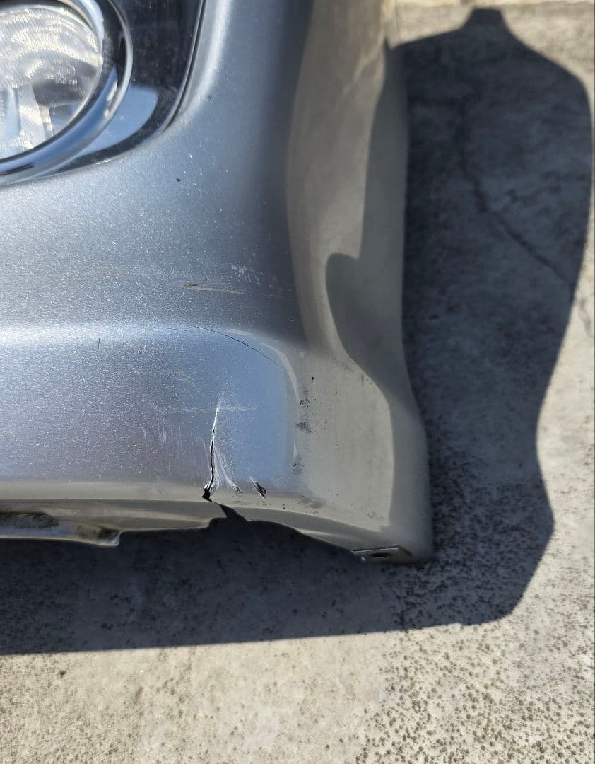 LA100S　後期 ムーヴカスタム 純正 フロントバンパー S28 シルバー