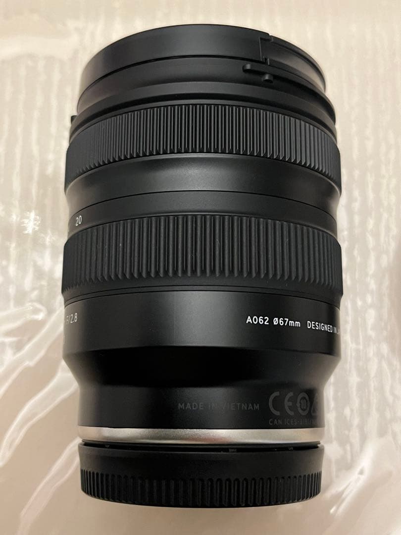 極美品TAMRON 20-40mm F/2.8 Di III VXDズームレンズ