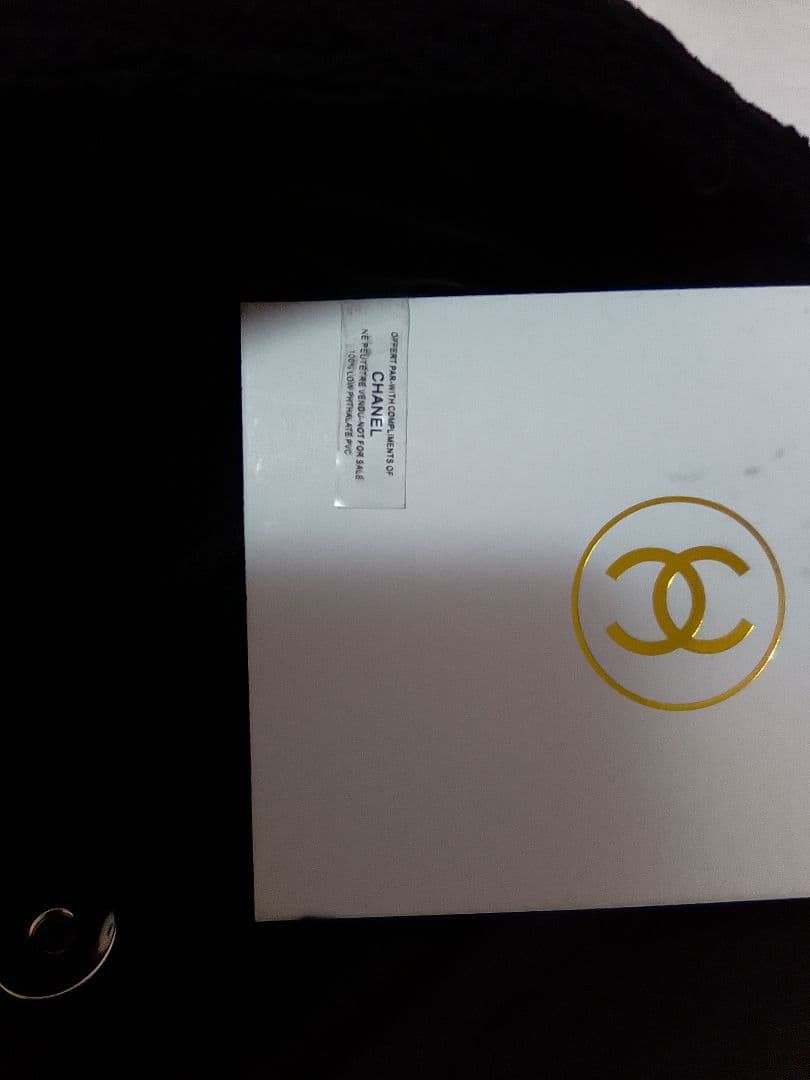 CHANEL ノベルティ ブラック ショルダーバッグ ホワイトロゴ付き