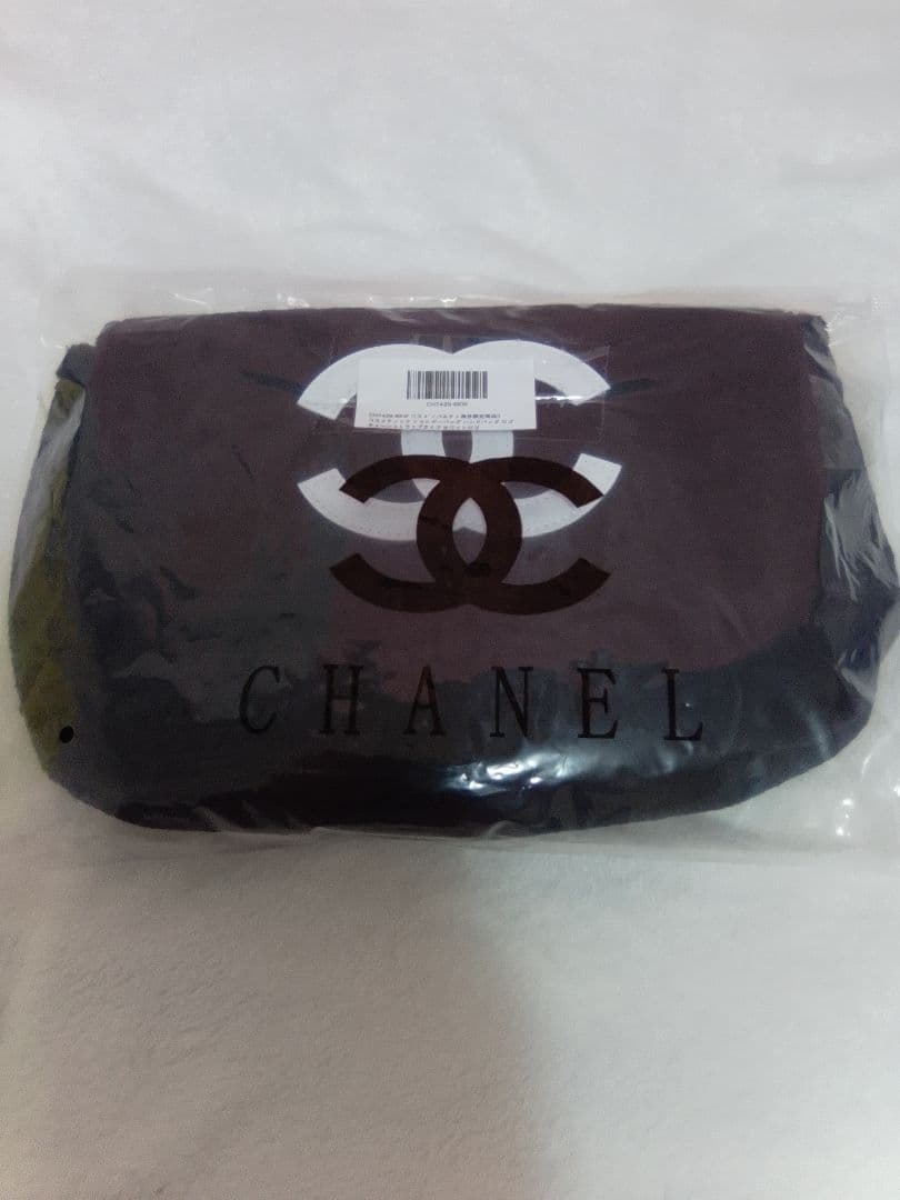 CHANEL ノベルティ ブラック ショルダーバッグ ホワイトロゴ付き