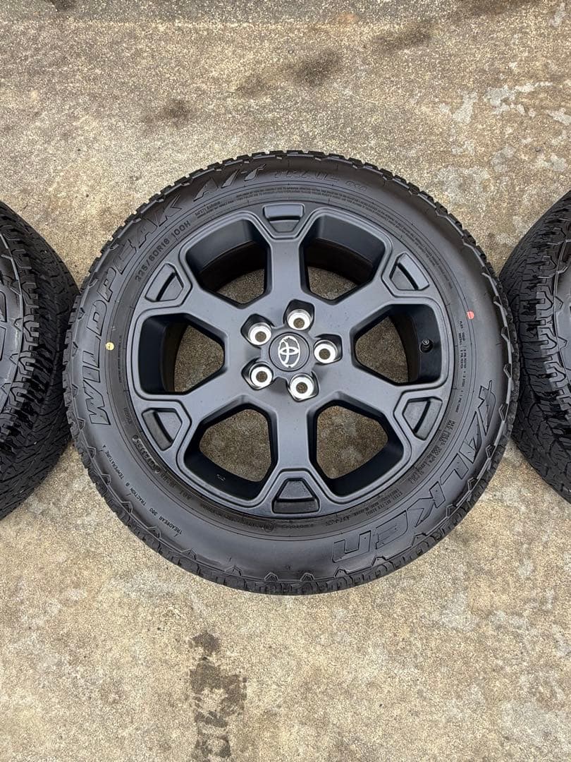 RAV4 オフロードパッケージ2 純正ホイールタイヤ　令和7年11月納車　美品