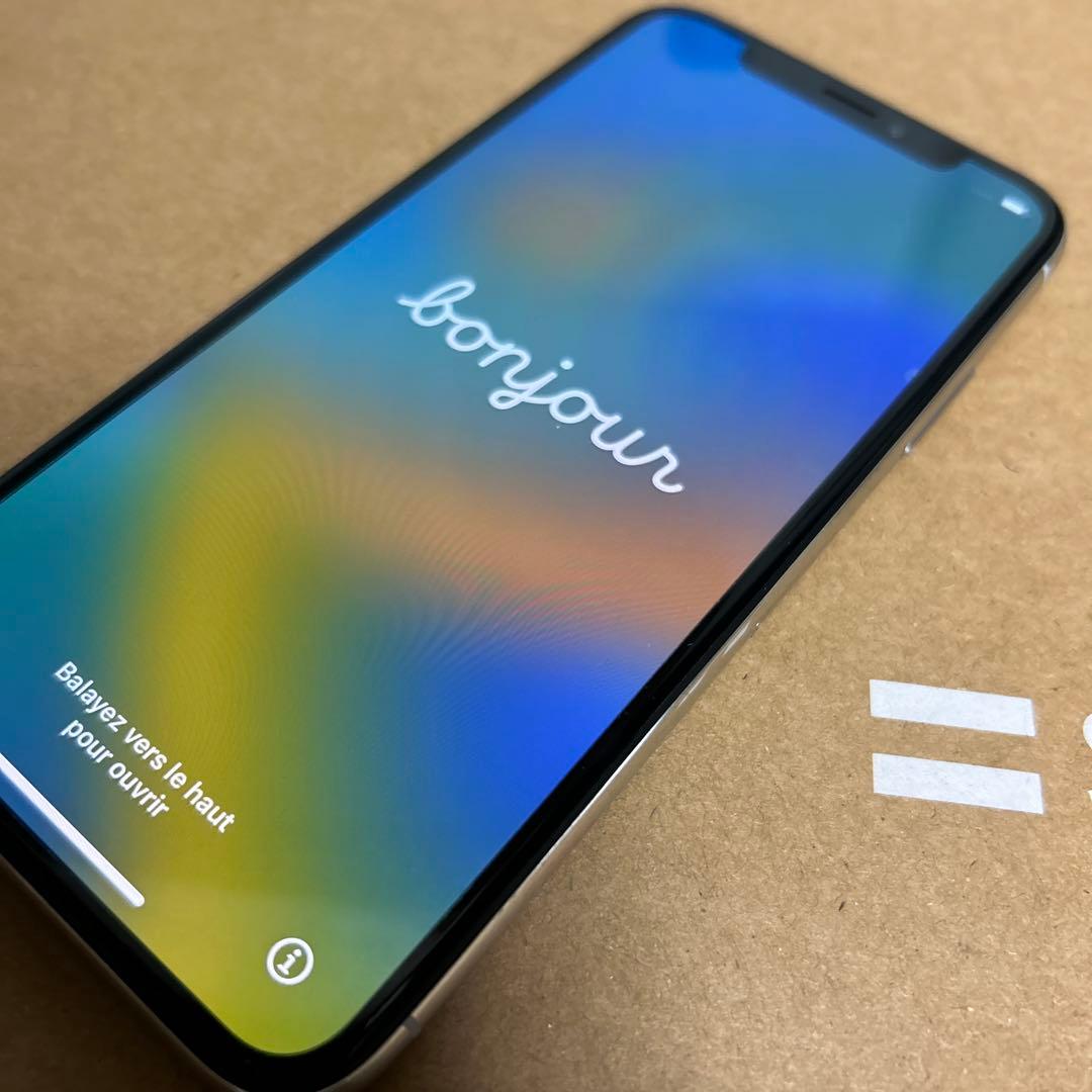 Apple iPhone X 64GB シルバー SIMフリー