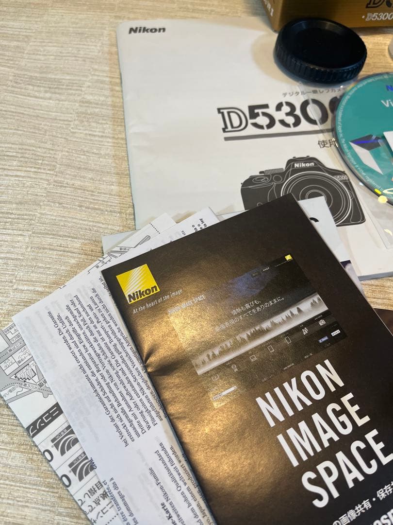 美品　ニコン D5300 一眼レフカメラ レッド