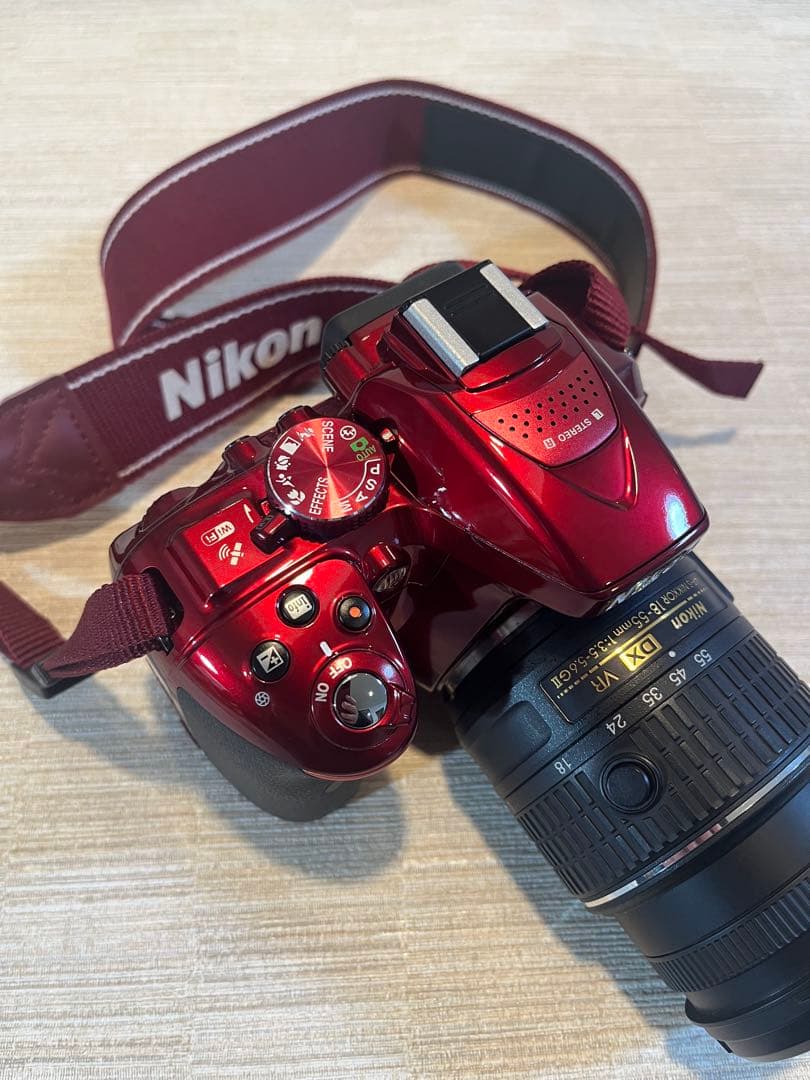 美品　ニコン D5300 一眼レフカメラ レッド
