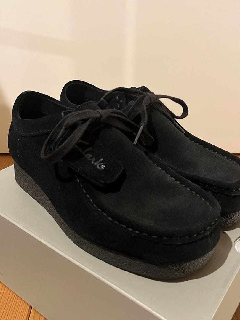 Clarks ブラック スエード モカシン