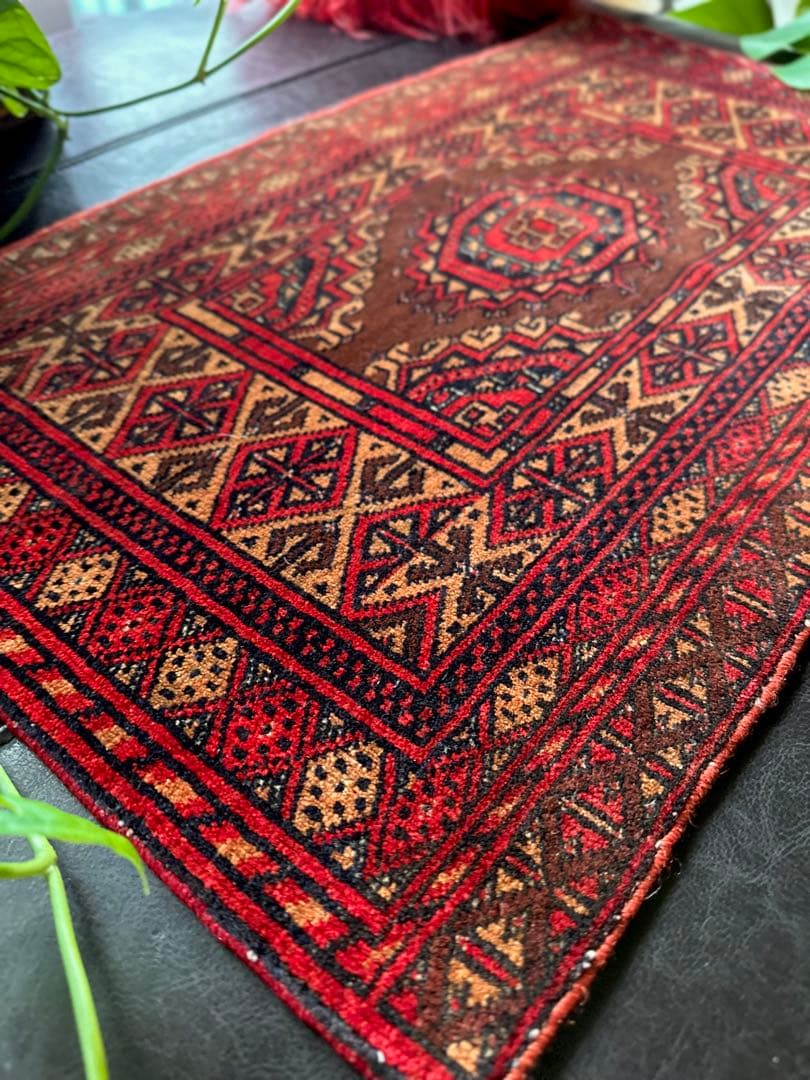 トライバルラグ　ヴィンテージラグ　ミニラグ　トルクメン　プリミティブアート　美品