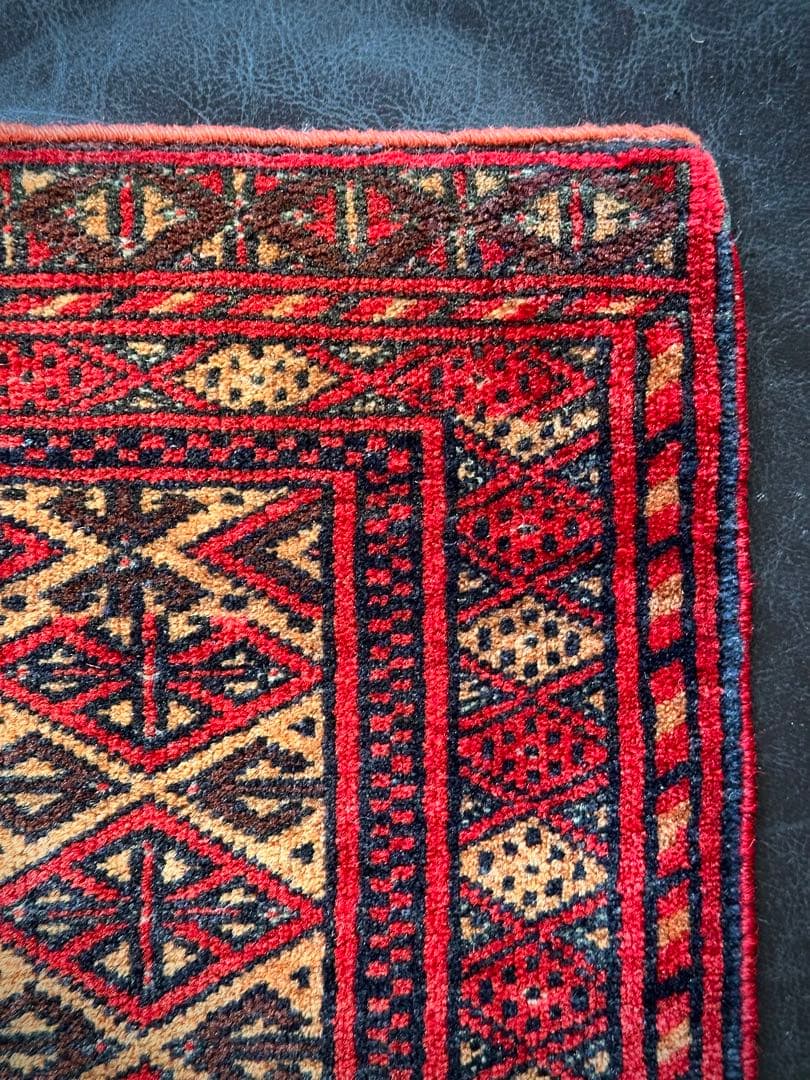 トライバルラグ　ヴィンテージラグ　ミニラグ　トルクメン　プリミティブアート　美品