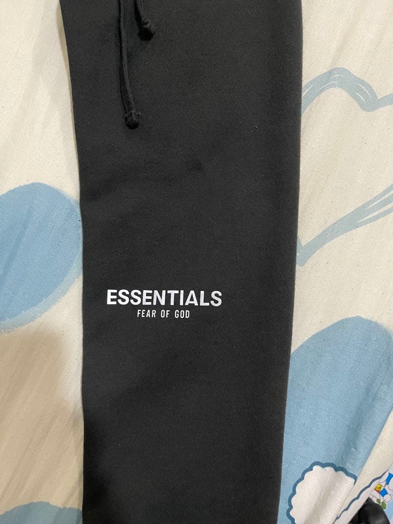 ESSENTIALS フーディーとパンツセット ブラック
