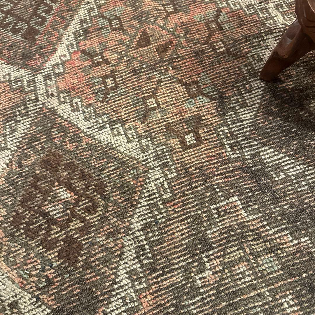 97×105エスニック　ブラウン×サーモン　レアな正方形　トルコヴィンテージラグ