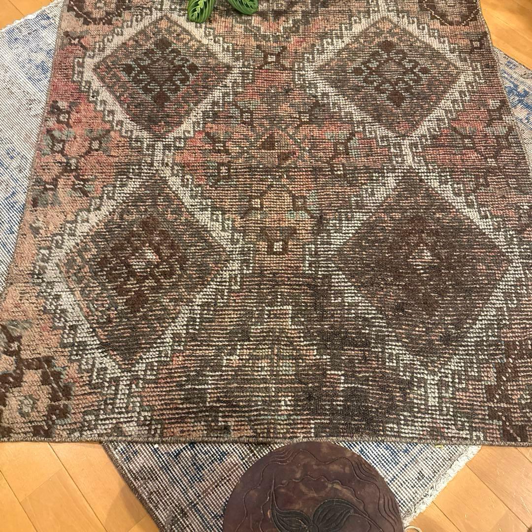 97×105エスニック　ブラウン×サーモン　レアな正方形　トルコヴィンテージラグ