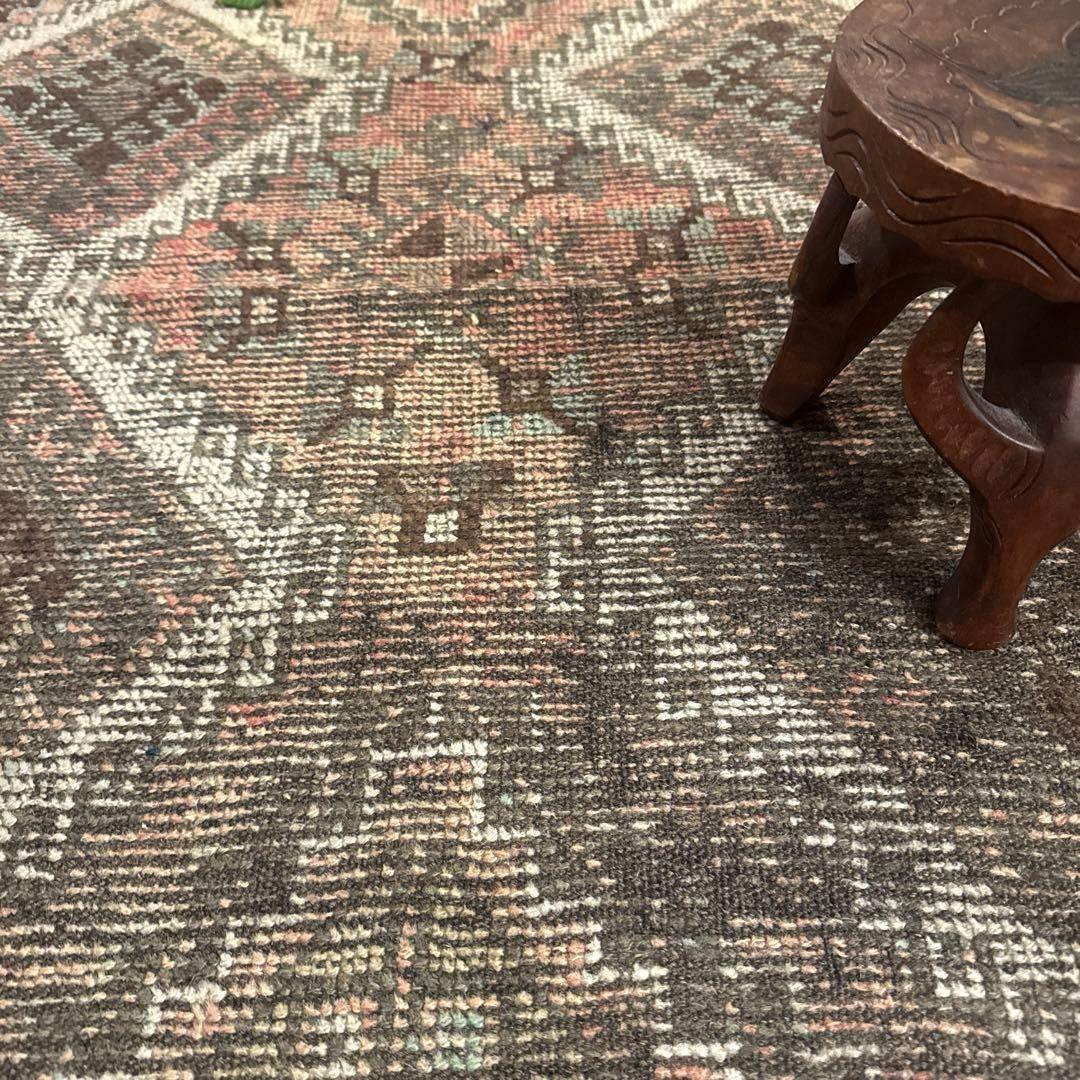 97×105エスニック　ブラウン×サーモン　レアな正方形　トルコヴィンテージラグ