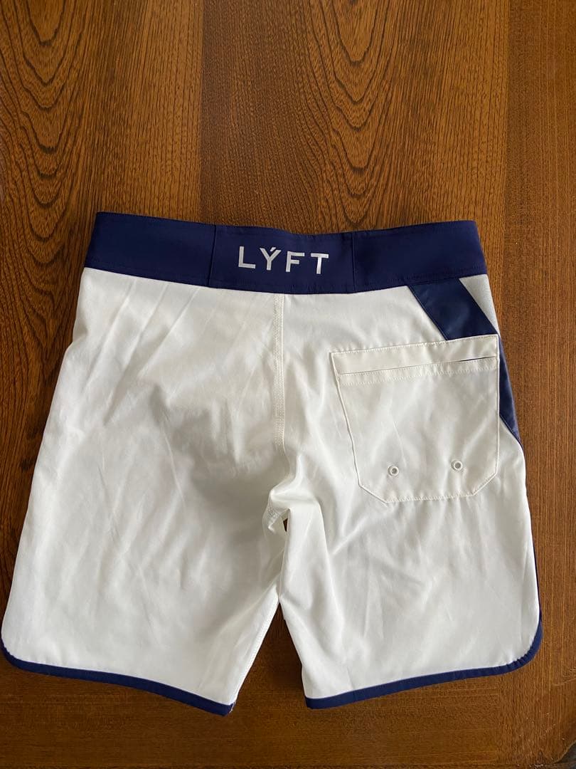 LYFTサーフパンツ（ステージショーツ）美品XS