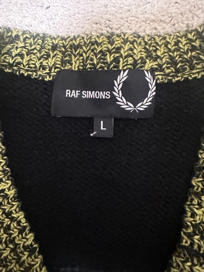 コムドットやまと着用 ラフシモンズ、フレッドペリーコラボ　ベスト