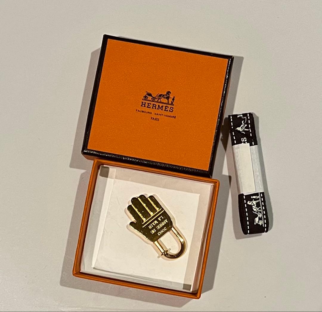 HERMÈS エルメス カデナ 2002 ハンドモチーフ チャーム ゴールド
