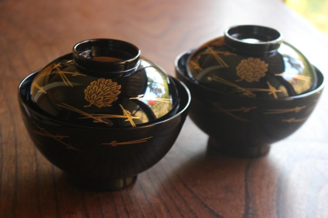 デッドストック！上質黒漆に極上松蒔絵の映えるお椀2点（検輪島塗蒔絵椀雑煮椀