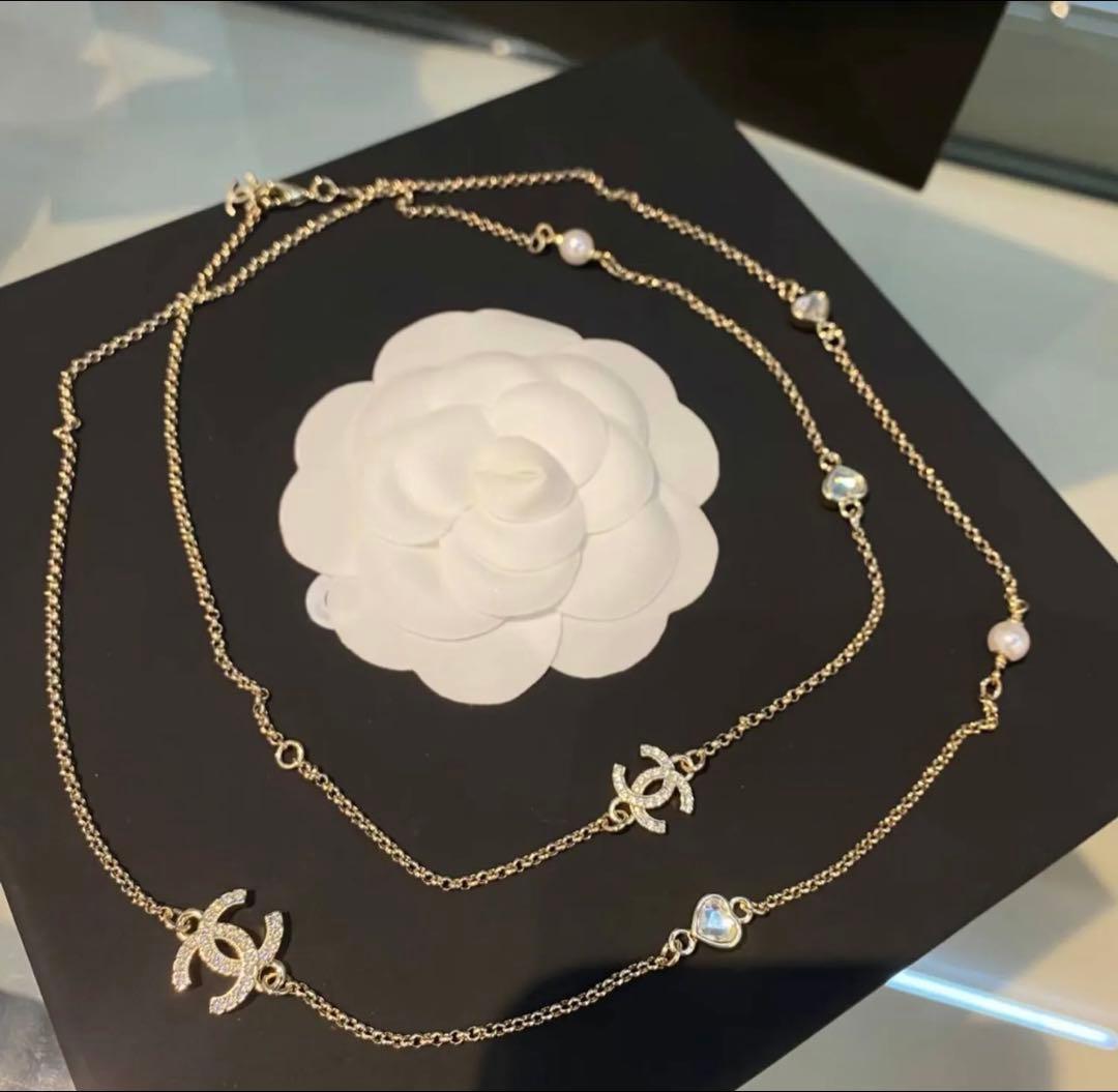 特別お値下げ　CHANEL 25/26 秋冬プレハートゴールドロング ネックレス