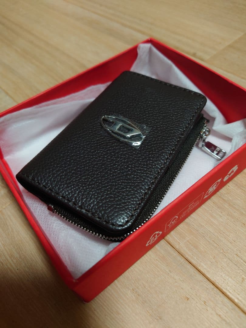新品未使用DIESELダークブラウン キーケース P0685 X09016