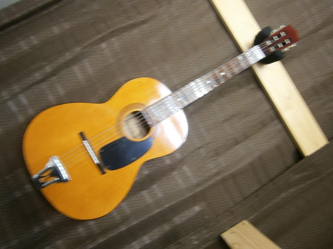 値下げ・Shima＜NO.1400＞日本製・ビザールギター・ピックギター