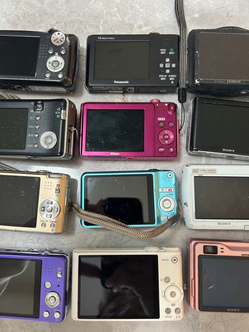 コンパクトデジカメ12台まとめ売り（ジャンク品）