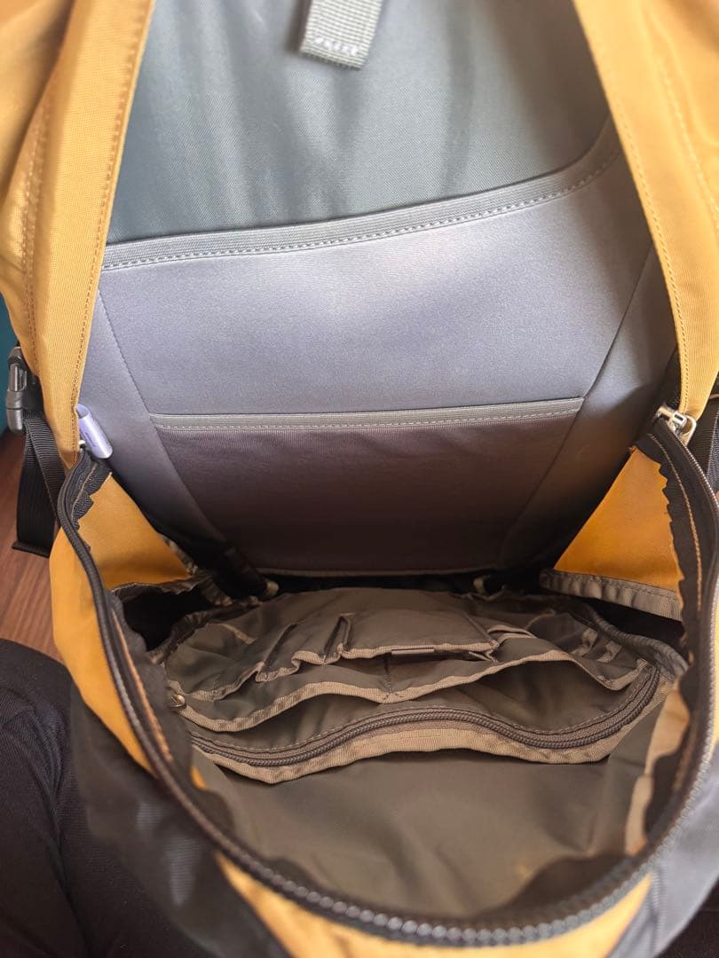 THE NORTH FACE バックパック カーキ/ブラック