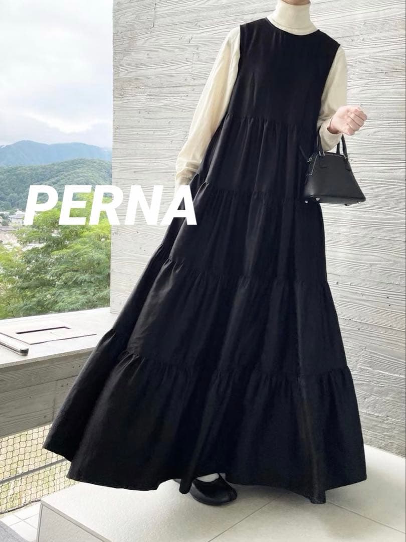 PERNA ノースリーブティアードロングワンピース
