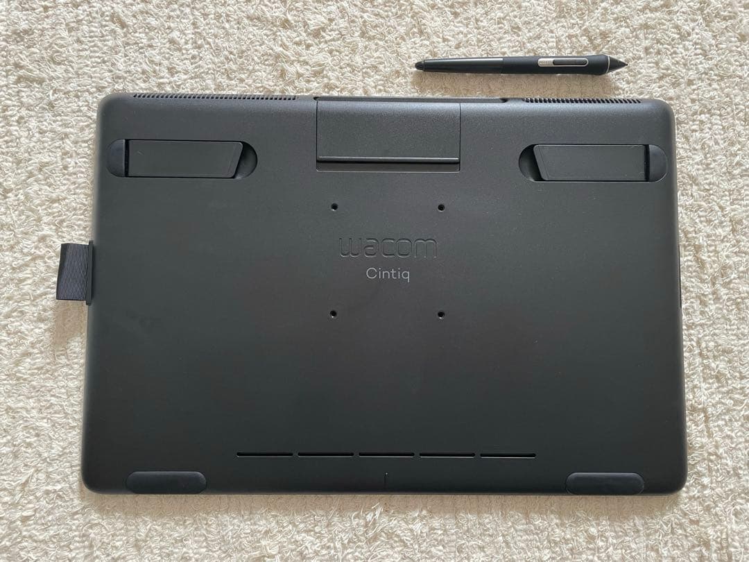 Wacom 液晶ペンタブレット