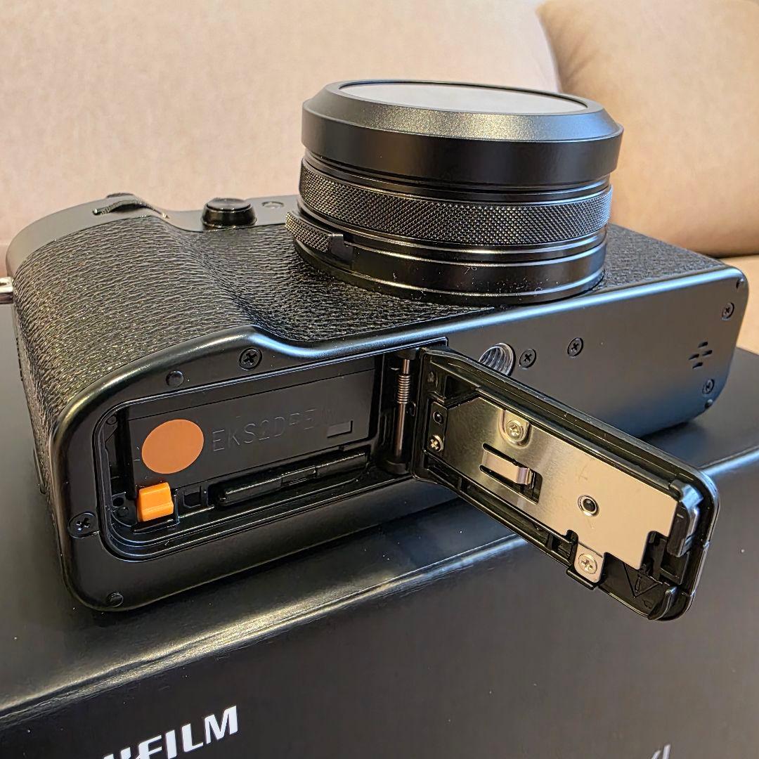 美品 おまけ多数 FUJIFILM X100VI 付属品、保証書完備