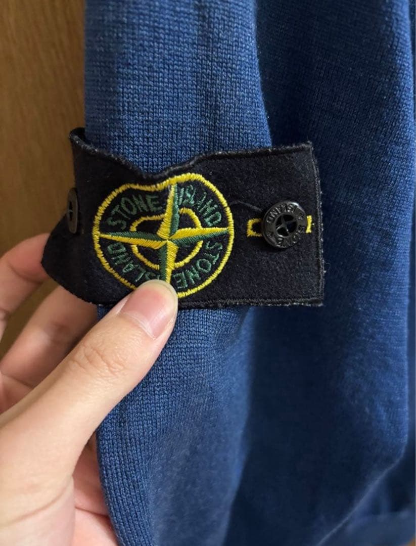 な*み様 【再出品】STONE  ブルー Vネックセーター