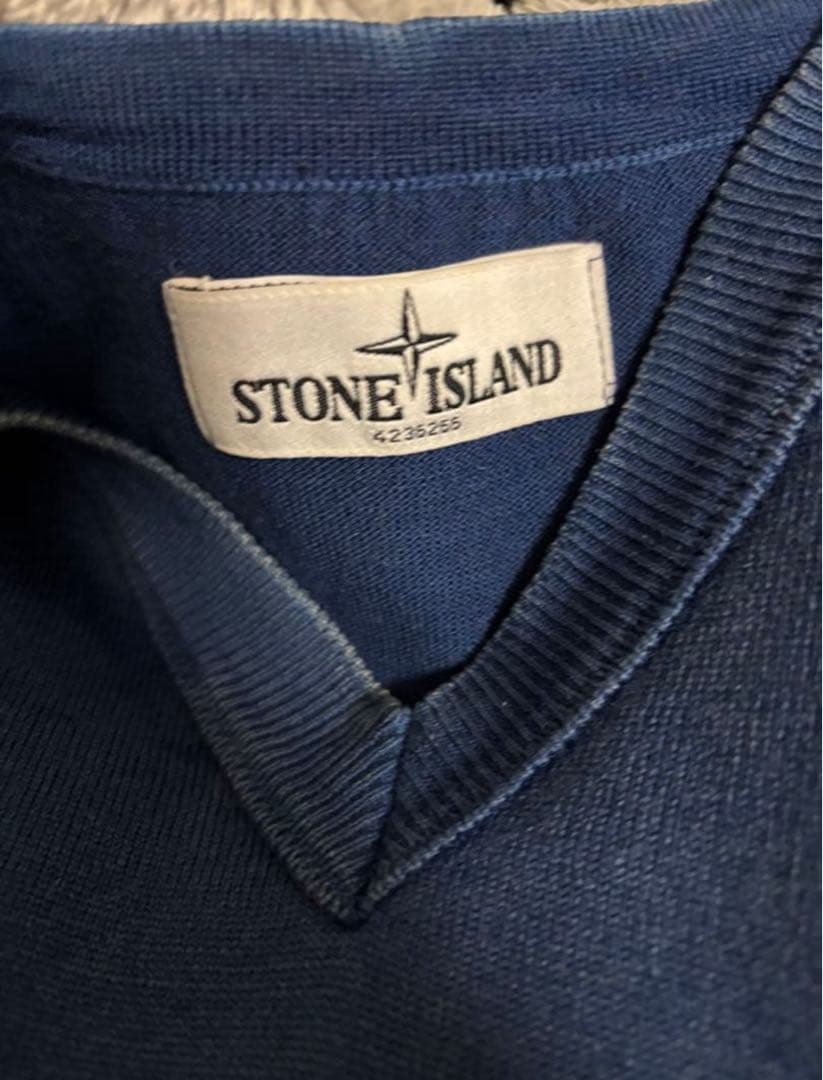 な*み様 【再出品】STONE  ブルー Vネックセーター