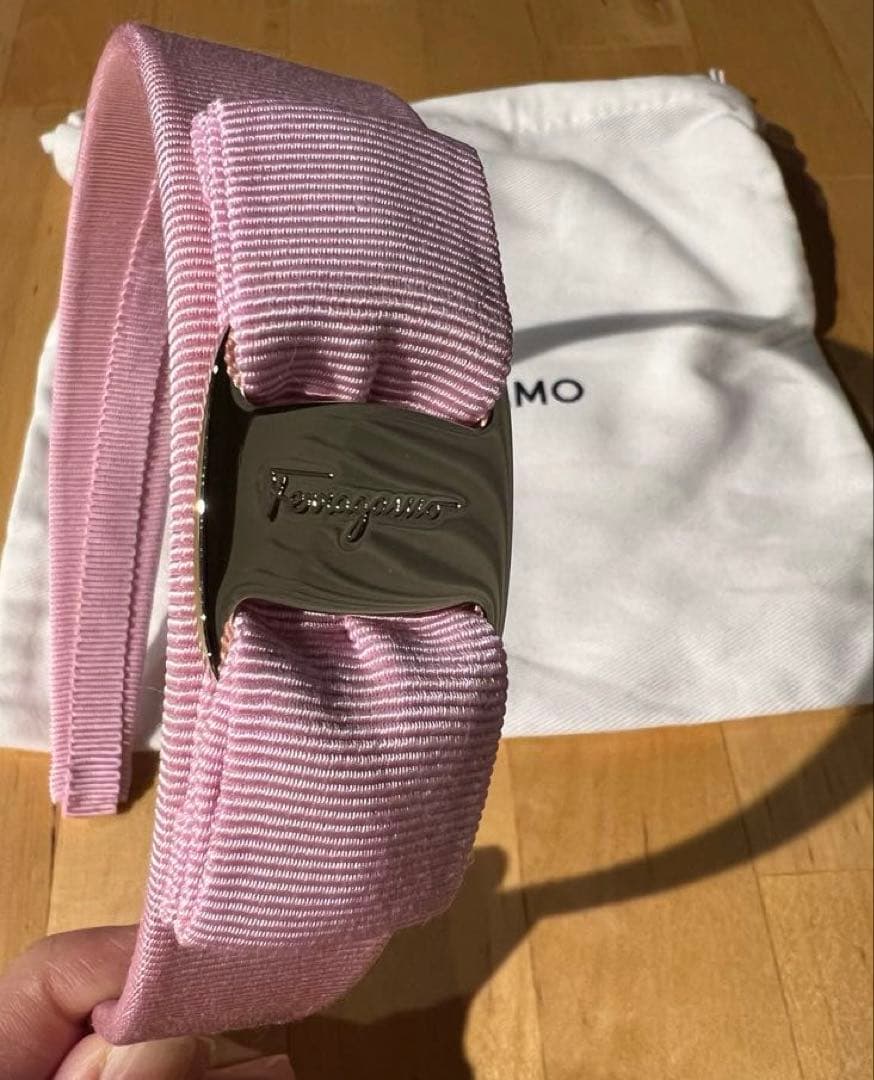 【美品】フェラガモ カチューシャ ピンク