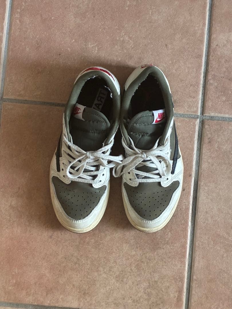 トラビススコット　オリーブ　キッズ　22センチ　箱あり