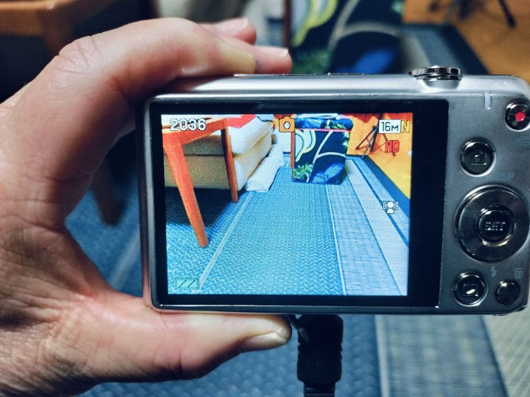 CASIO EXILIM EX-ZS25 コンパクトデジタルカメラ　シルバー