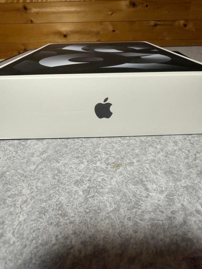 Apple iPad Air(第5世代)256GB Wi-Fi【カバー付き】