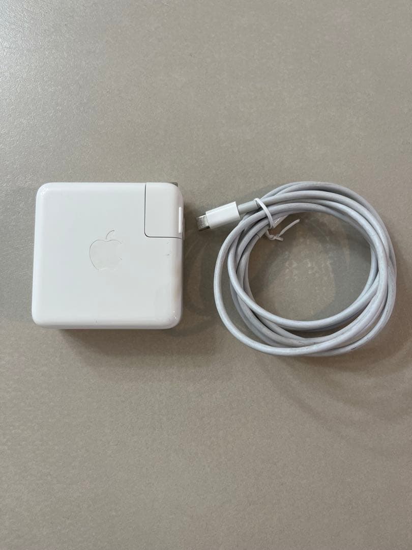 MacBook Pro 13inch Corei5 16GB（メディアハブ付）