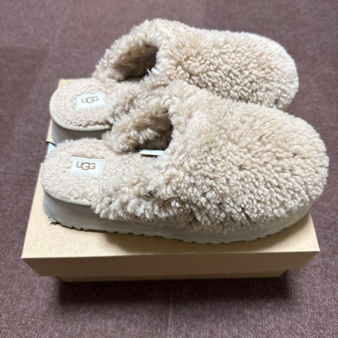 UGG クロッグサンダル