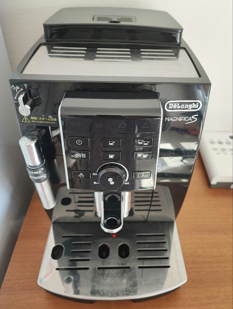 デロンギ　全自動コーヒーマシン　Magnifica S