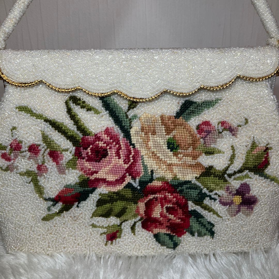 花柄　フラワーモチーフ　パーティーバック　レトロ　アンティーク　ビーズバック