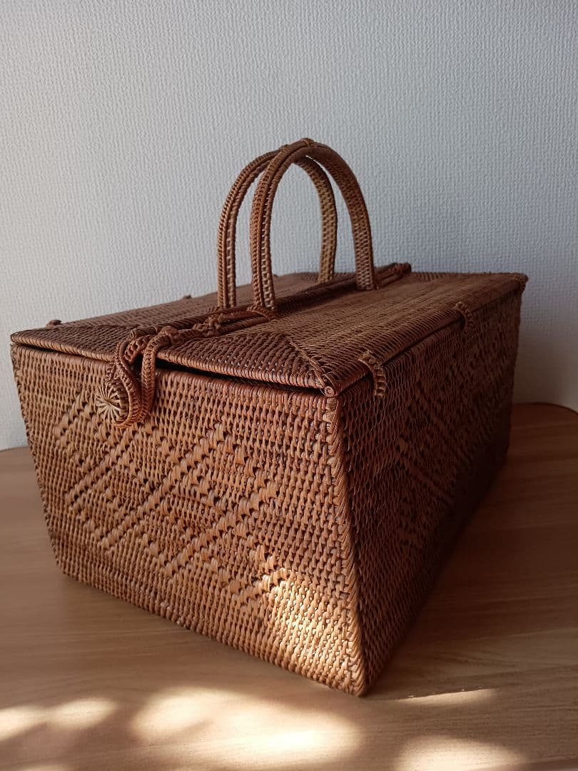 (新品)　トレー付　アタバスケット　かごバッグ　カゴ　ピクニック　バリ島　カゴ