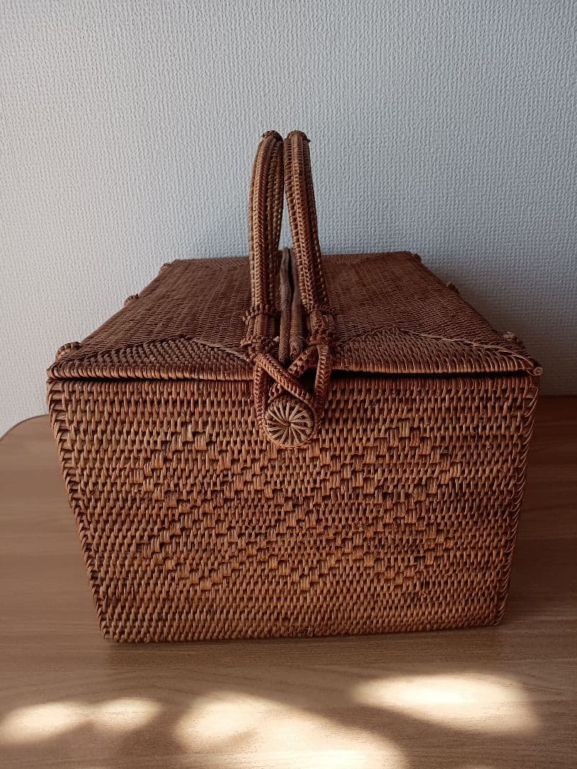(新品)　トレー付　アタバスケット　かごバッグ　カゴ　ピクニック　バリ島　カゴ