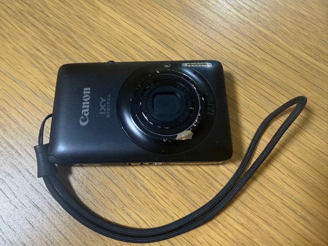 Canon IXY DIGITAL 220 IS 本体と付属品