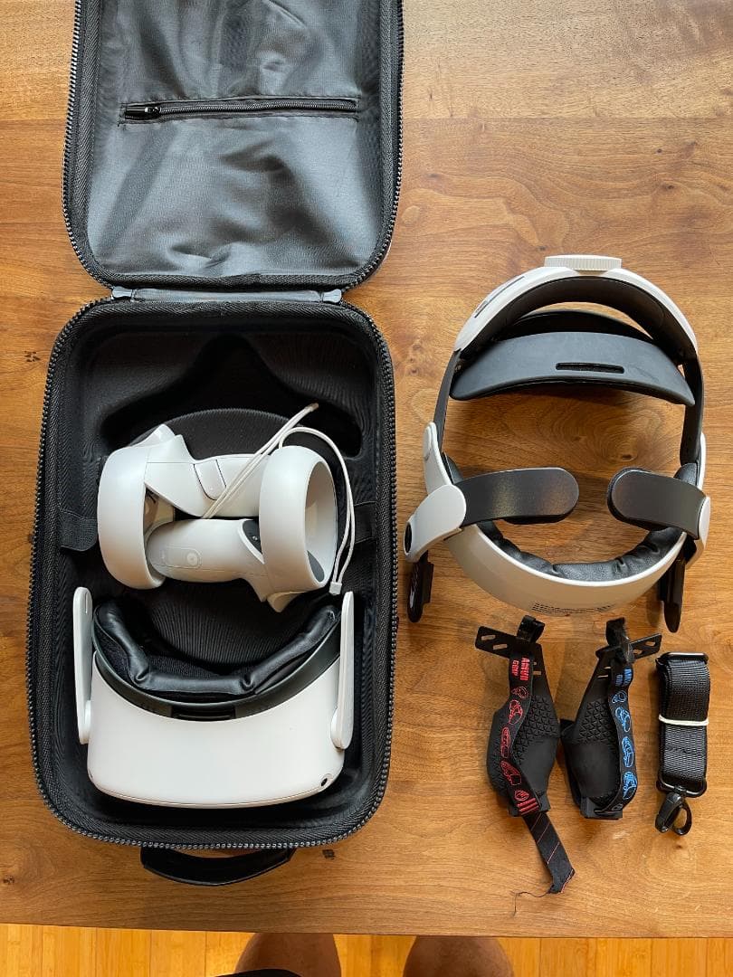 【美品】Oculas Quest2 64GB ＋ヘッドストラップ＋ケース他付属品