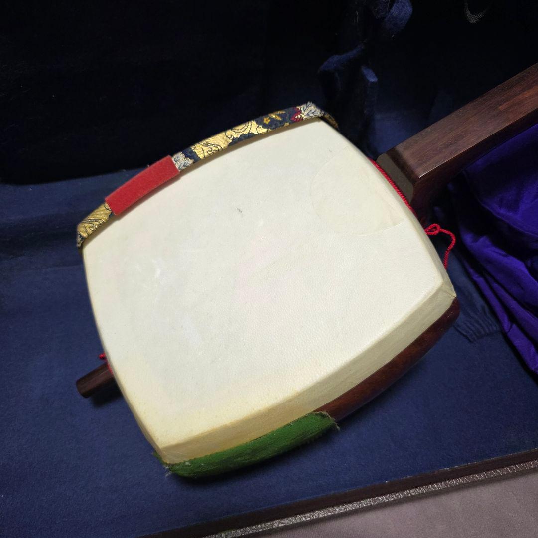 三味線ハードケース付き 新品弦３本・布カバーつき　楽器　和楽器　音楽　趣味