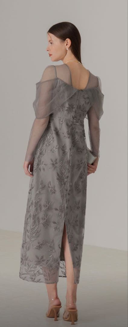 レジャ　チュールロングスリーブリーフプリントドレス　グレー　未使用品