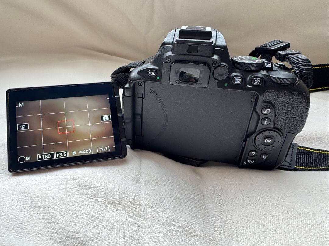 Nikon D5600一眼レフカメラ ダブルズームキット