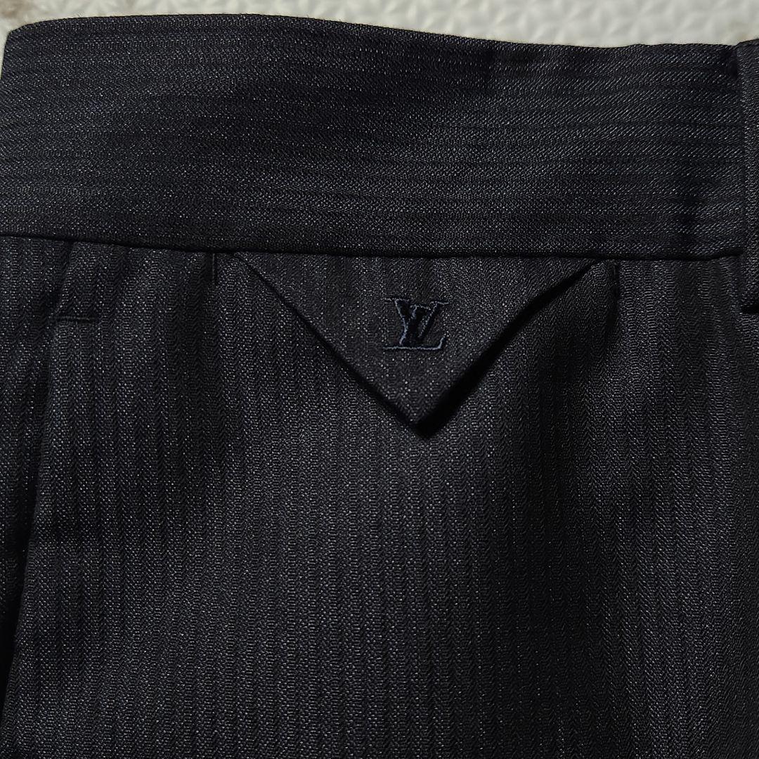 L相当 Louis Vuitton スーツ 裏地ダミエ柄 シルク ストライプ