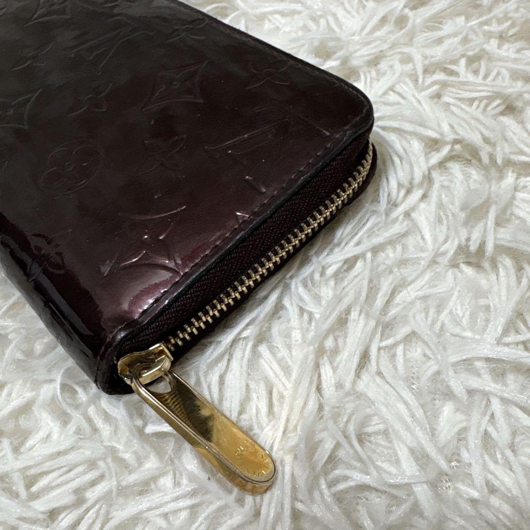 ルイヴィトン ヴェルニ アマラント ジッピーウォレット