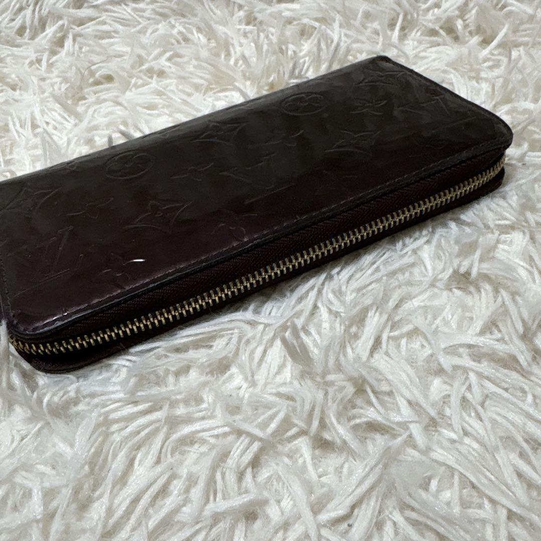ルイヴィトン ヴェルニ アマラント ジッピーウォレット