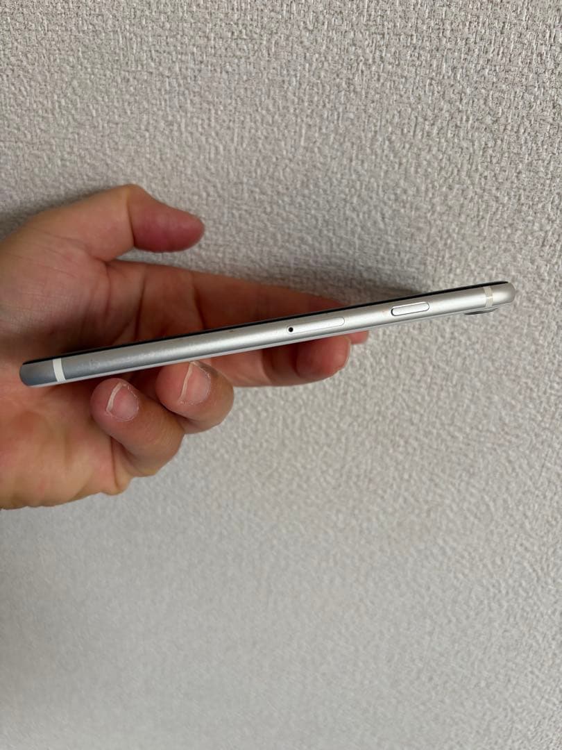 iPhone SE (2)ホワイト 本体