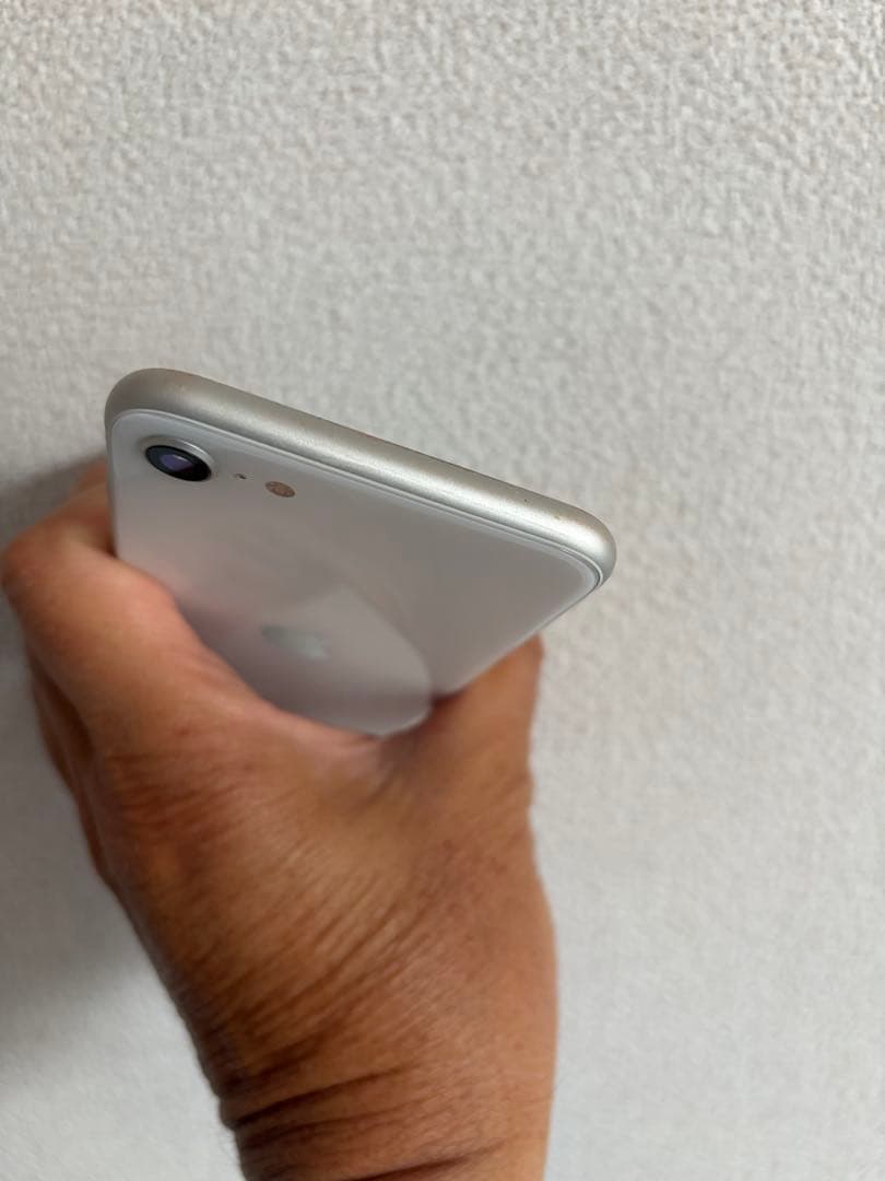 iPhone SE (2)ホワイト 本体